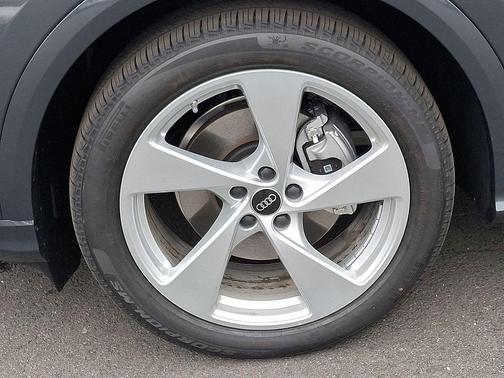 2025 Audi Q5 Prestige TFSI quattro S tronic