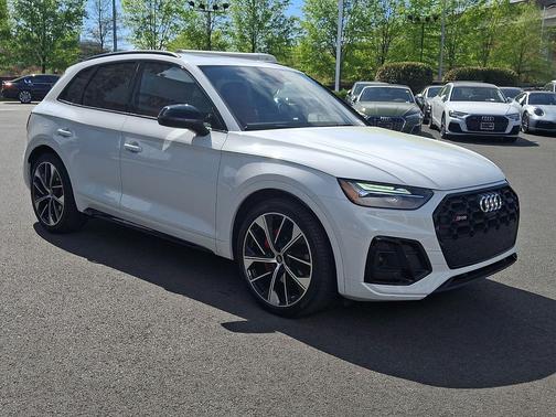 Glacier White Metallic 2024 Audi SQ5 3.0T Premium Plus