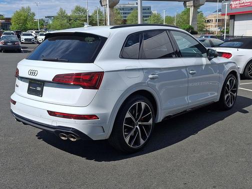 Glacier White Metallic 2024 Audi SQ5 3.0T Premium Plus