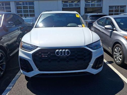 Glacier White Metallic 2024 Audi SQ5 3.0T Premium Plus