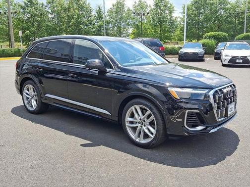 2025 Audi Q7 55 Premium Plus
