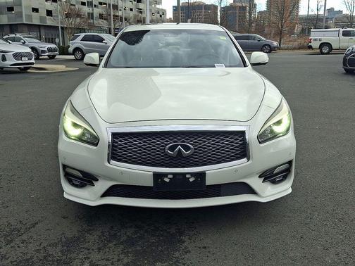2015 INFINITI Q70 5.6X