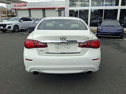 2015 INFINITI Q70 5.6X