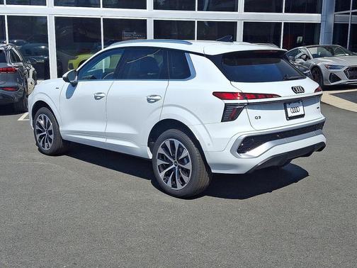 Glacier White Metallic 2026 Audi Q3 TFSI quattro S tronic