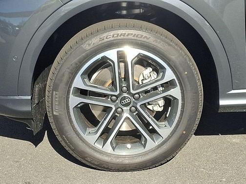 2025 Audi Q5 Premium TFSI quattro S tronic