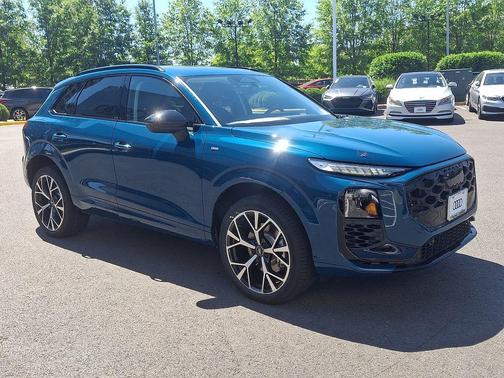 Malpelo Blue Metallic 2026 Audi Q3 TFSI quattro S tronic