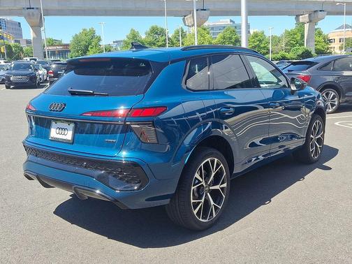 Malpelo Blue Metallic 2026 Audi Q3 TFSI quattro S tronic