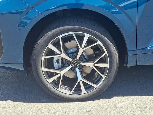 Malpelo Blue Metallic 2026 Audi Q3 TFSI quattro S tronic