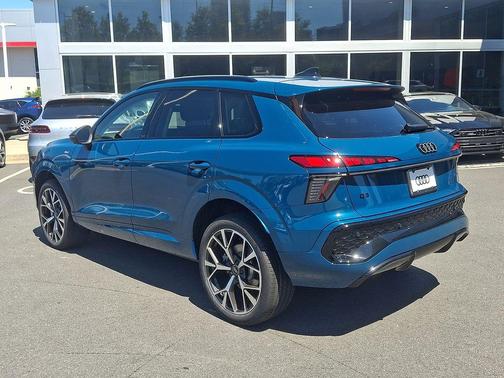 Malpelo Blue Metallic 2026 Audi Q3 TFSI quattro S tronic