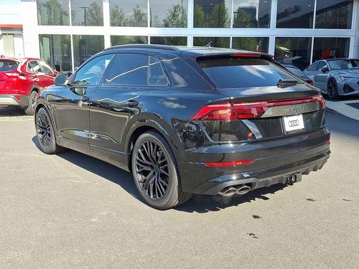 Mythos Black Metallic 2026 Audi SQ8 4.0T Prestige