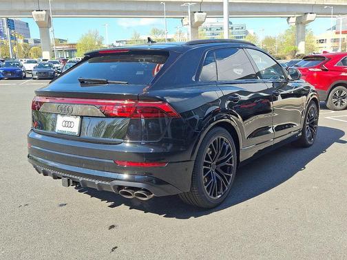 Mythos Black Metallic 2026 Audi SQ8 4.0T Prestige