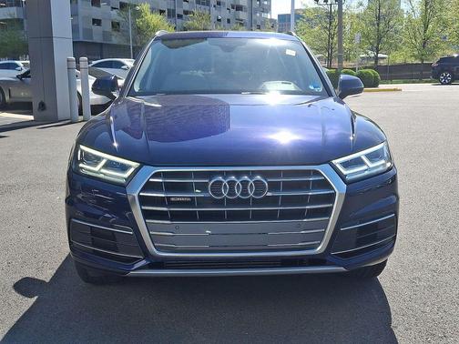 Navarra Blue Metallic 2018 Audi Q5 2.0T Tech Premium