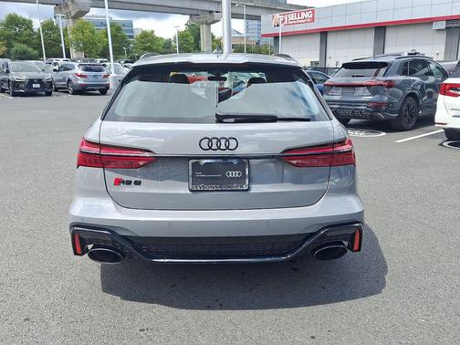 Daytona Gray Pearl 2026 Audi RS 6 Avant 4.0T