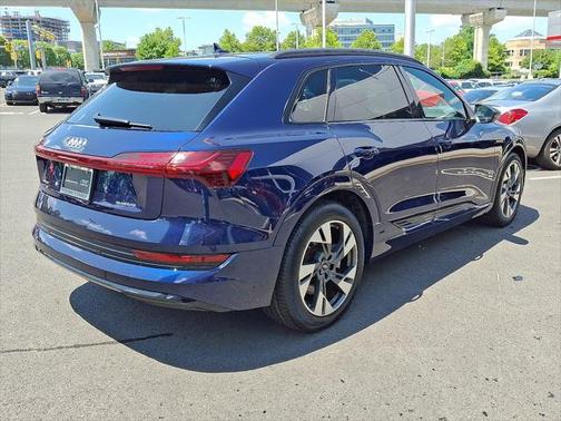 2022 Audi e-tron Premium