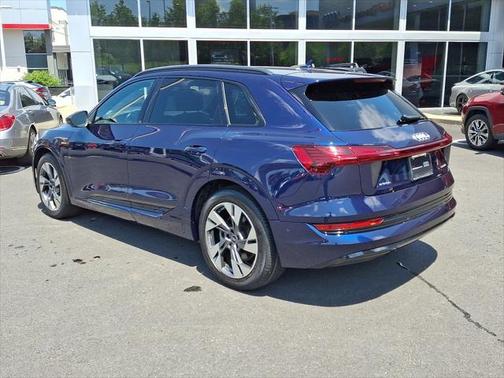 2022 Audi e-tron Premium