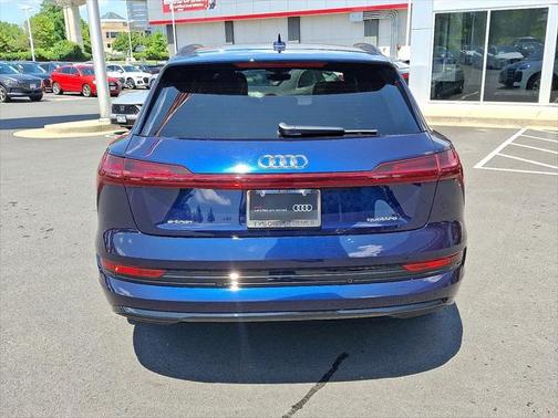 2022 Audi e-tron Premium