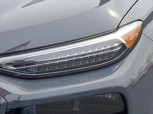 2025 Audi Q6 e-tron Premium Plus quattro