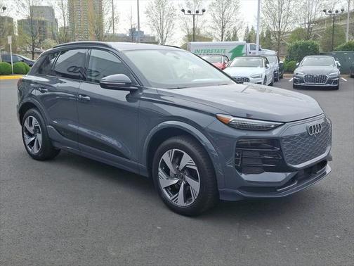 2025 Audi Q6 e-tron Premium Plus quattro
