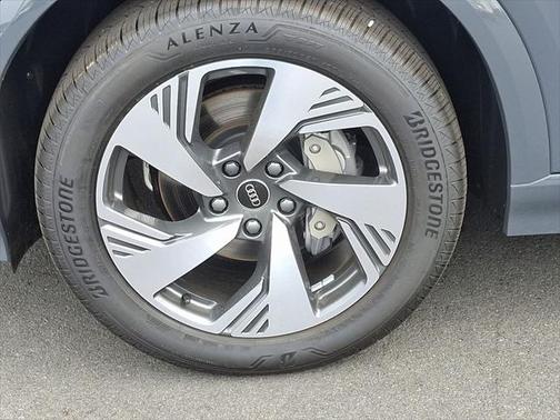 2025 Audi Q6 e-tron Premium Plus quattro