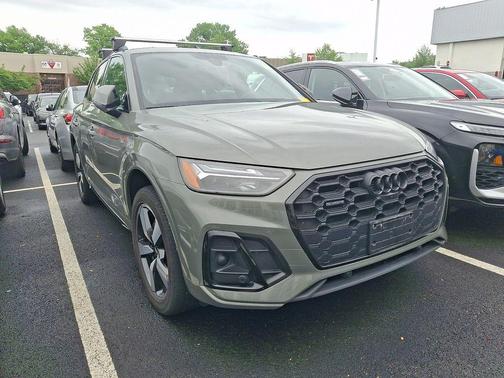 Chronos Gray Metallic 2023 Audi Q5 45 S line Premium Plus