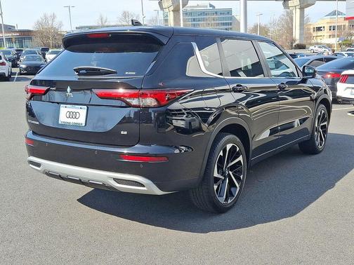 Black Diamond 2022 Mitsubishi Outlander SE