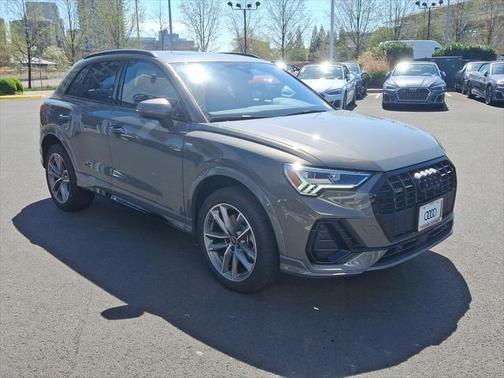 2025 Audi Q3 Premium 45 TFSI S line quattro Tiptronic