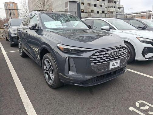 2026 Audi Q5 Premium TFSI quattro S tronic