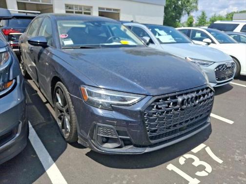 2022 Audi A8 L 55 TFSI quattro Tiptronic