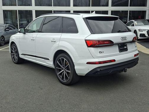 2023 Audi Q7 55 Premium Plus