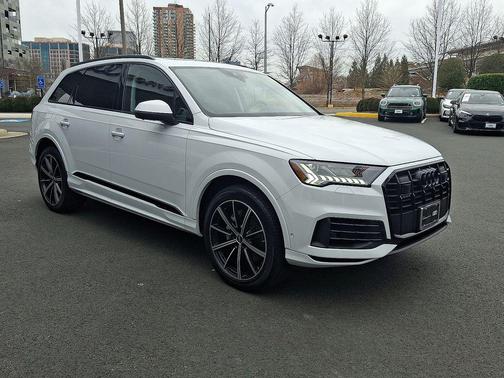 2023 Audi Q7 55 Premium Plus