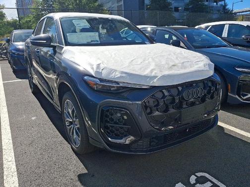 Tambora Gray Metallic 2026 Audi Q5 Sportback Premium Plus TFSI quattro S tronic