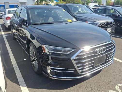 Mythos Black Metallic 2019 Audi A8 55