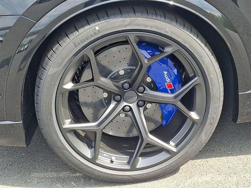 mythos black metallic 2026 Audi RS Q8 4.0T