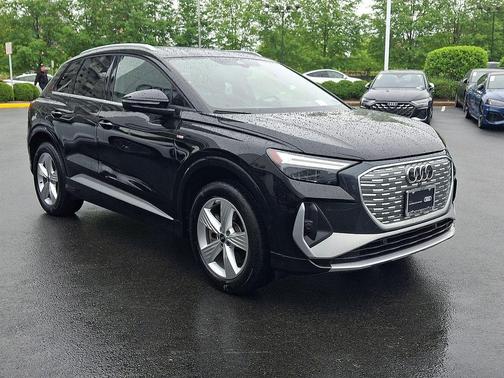 Mythos Black Metallic 2023 Audi Q4 e-tron Premium Plus 50 quattro