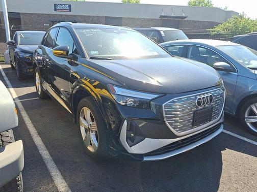 Mythos Black Metallic 2023 Audi Q4 e-tron Premium Plus 50 quattro