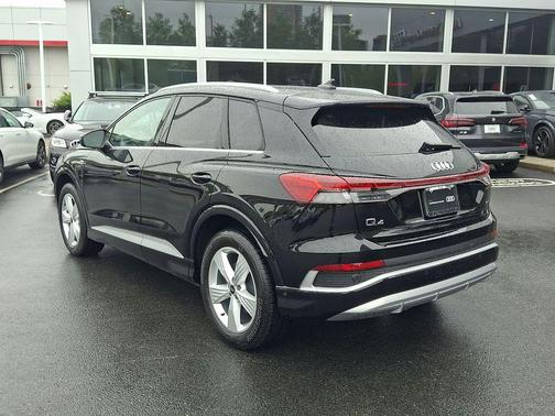 Mythos Black Metallic 2023 Audi Q4 e-tron Premium Plus 50 quattro