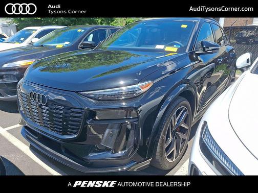Mythos Black Metallic 2025 Audi SQ6 e-tron Premium Plus quattro