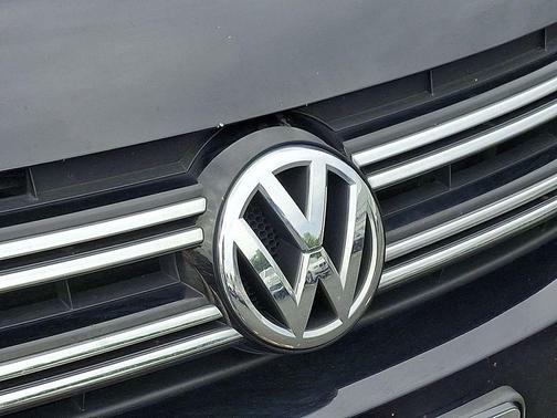 2018 Volkswagen Tiguan Limited 2.0T 4MOTION