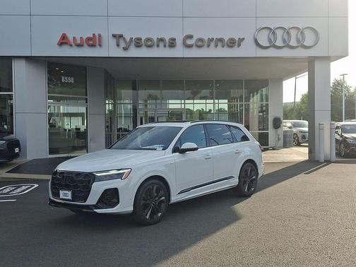 Glacier White Metallic 2026 Audi Q7 55 Premium Plus