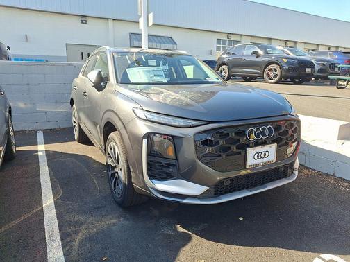Daytona Gray Pearl Effect 2026 Audi Q3 TFSI quattro S tronic