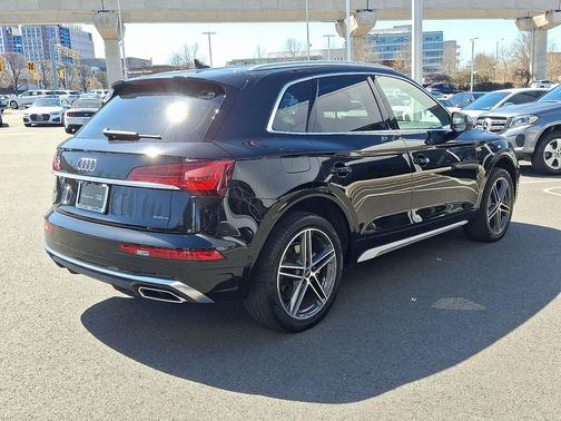 Black Metallic 2023 Audi Q5 55 S line Prestige