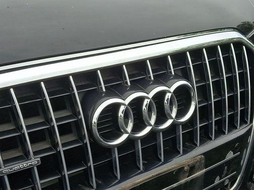 Brilliant Black 2016 Audi Q5 2.0T Premium Plus