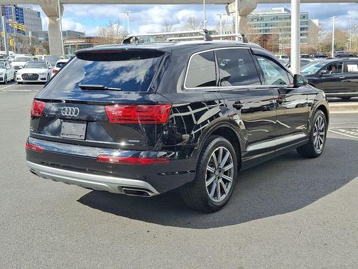 Night Black 2017 Audi Q7 2.0T Premium