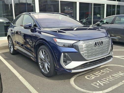 Navarra Blue Metallic 2025 Audi Q4 e-tron Sportback Premium Plus 55 quattro