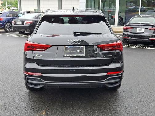 2024 Audi Q3 Premium 45 TFSI S line quattro Tiptronic