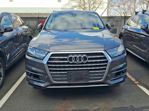 2019 Audi Q7 55 Premium Plus