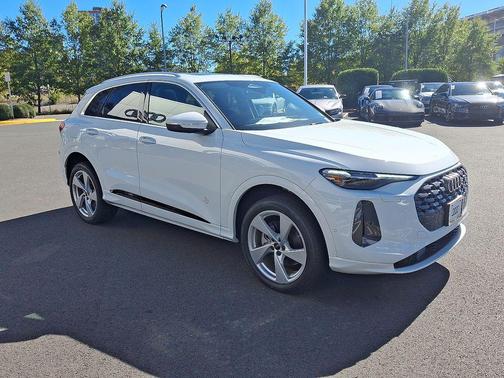 2025 Audi Q5 Premium Plus