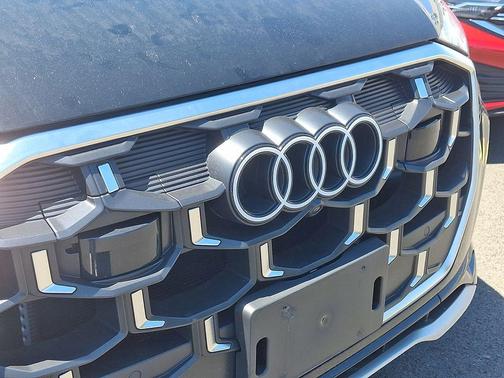 Mythos Black Metallic 2025 Audi SQ7 4.0T Premium Plus