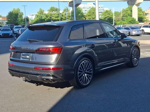 Daytona Gray Pearl Effect 2025 Audi SQ7 4.0T Prestige