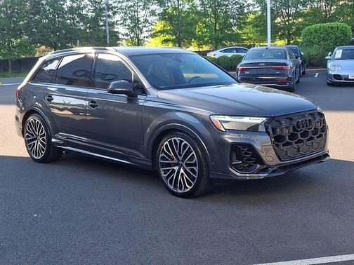 Daytona Gray Pearl Effect 2025 Audi SQ7 4.0T Prestige